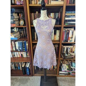 ONE Rad Girl by dress the population Regina lilac stretch mini lace dress sz m
